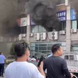 突发！杭州临平一市场发生火灾！记者正在现场